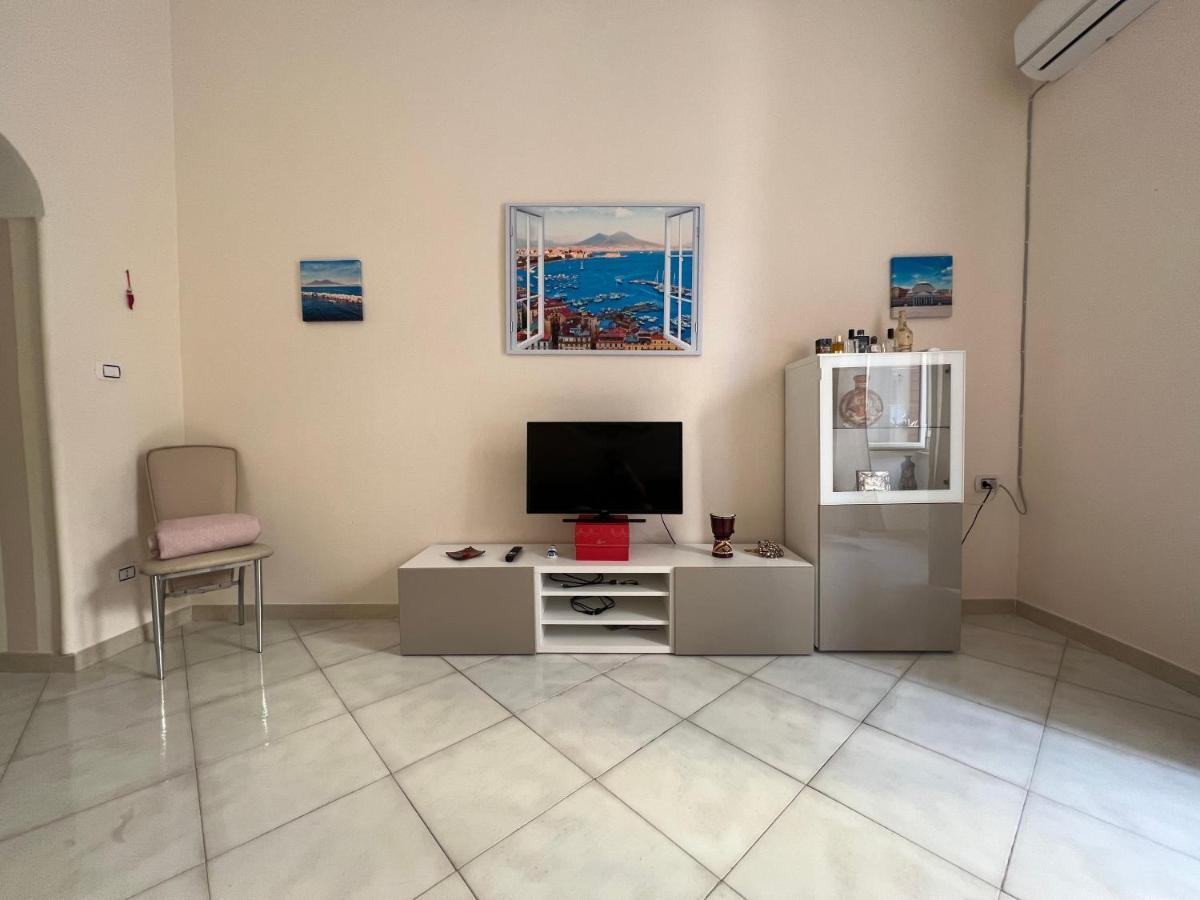 La finestra di fronte Appartamento Napoli Esterno foto